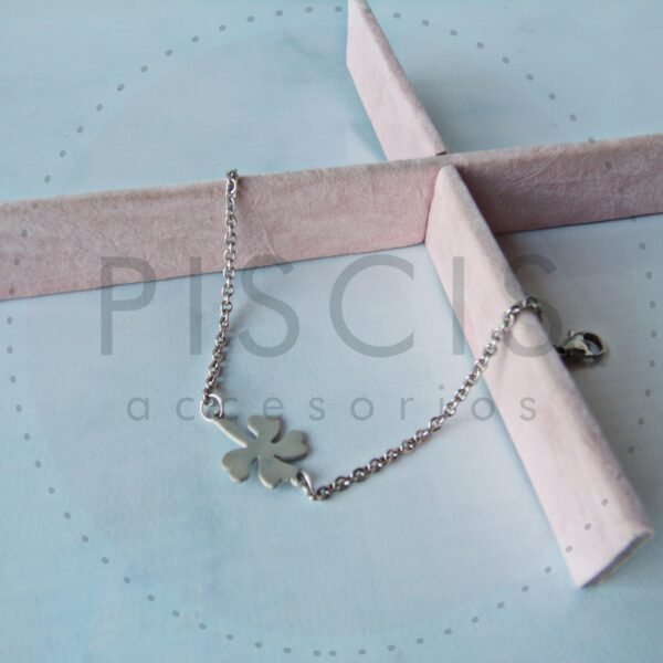 Pulsera trébol.