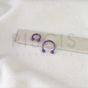 Piercing bull violeta.