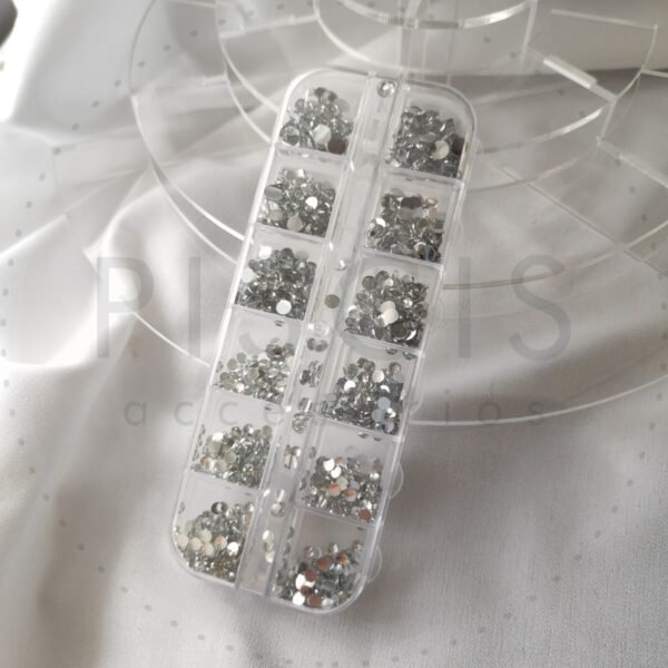 Caja strass dif. medidas plateadas