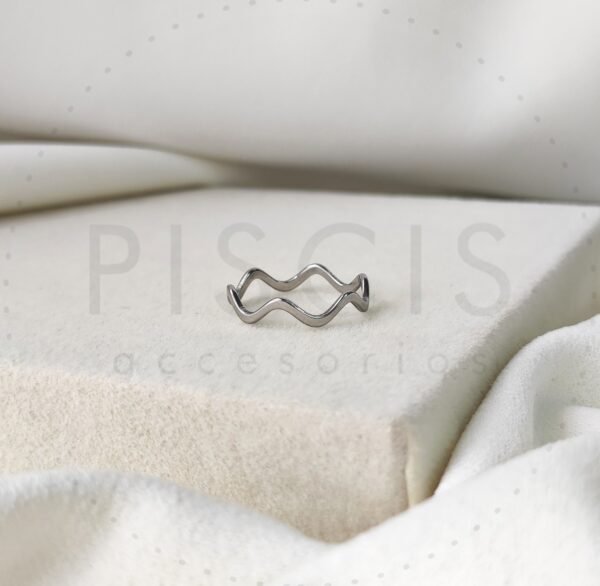 Anillo Waves plateado.