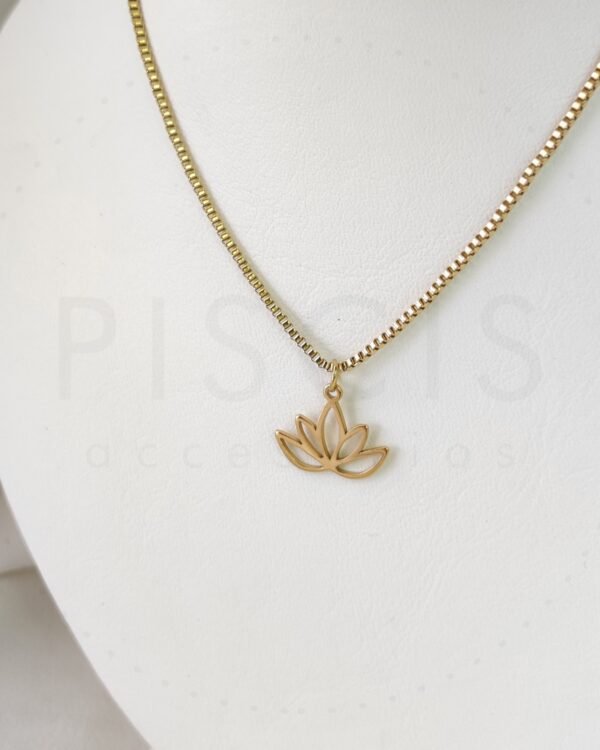 Collar Flor de Loto, dorado. - Imagen 2