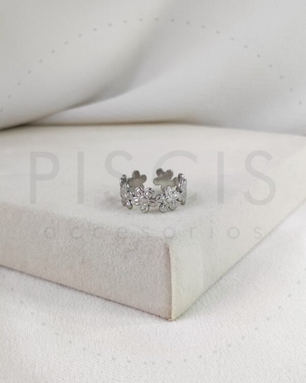 Anillo Miley plateado, regulable.