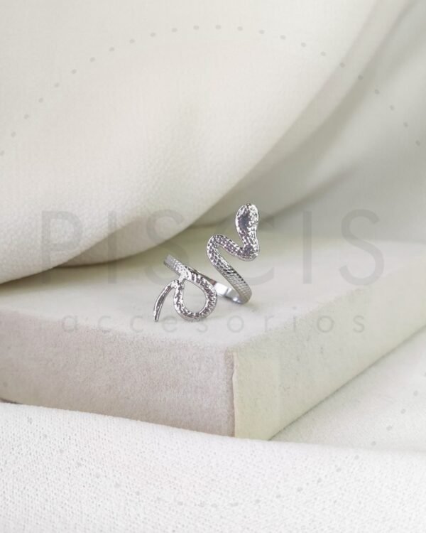 Anillo Snake regulable, plateado.