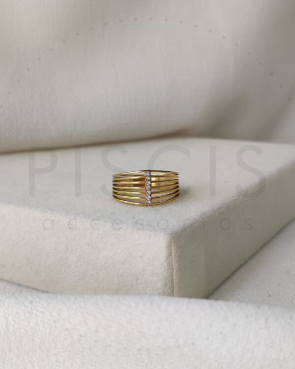 Anillo Adai, dorado.