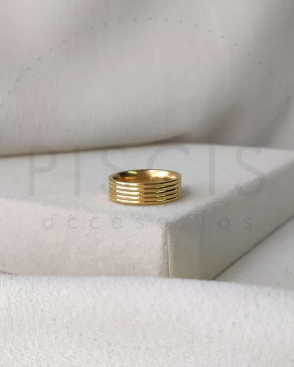 Anillo Zor, dorado.