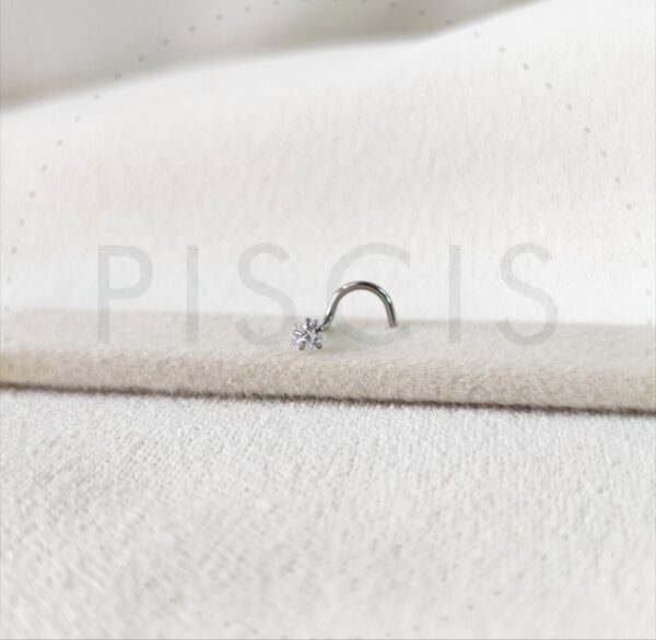 Piercing nostril strass estrella, engarzado.