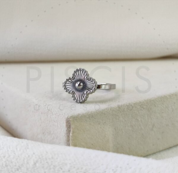 Anillo Alhambra, plateado. - Imagen 2