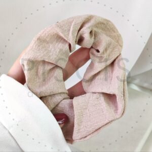 Scrunchie beige.