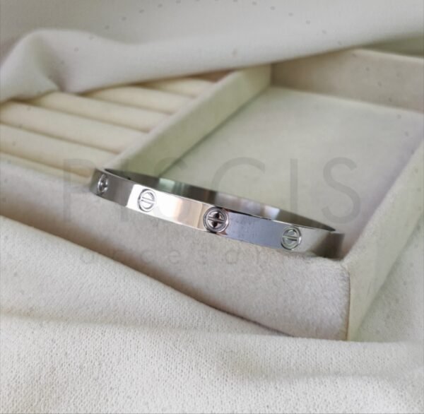 Brazalete Love Cartier, plateado.