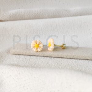 Aros Margaritas naranjas pastel, dorados.