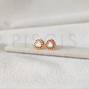 Aros Cori sparkles blancos con rojo, dorados.