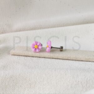 Aros Margaritas lilas, plateados.
