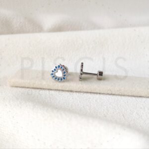 Aros Cori sparkles blancos con azul, plateados.