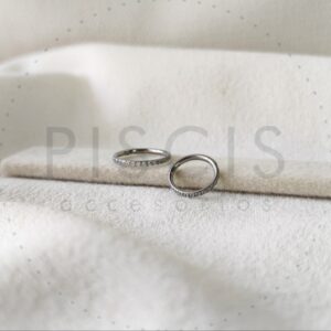 Piercing clicker con strass, plateado.