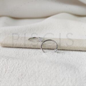 Piercing sin fin con tope strass, plateado.