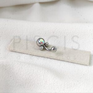 Piercing ombligo Mickey tornasol.