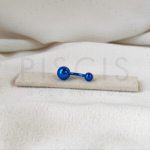 Piercing ombligo, azul.