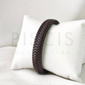 Pulsera cuero chocolate, cierre magnético.