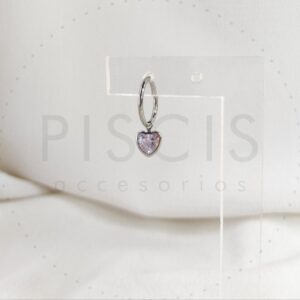 Piercing clicker con dije strass corazón.