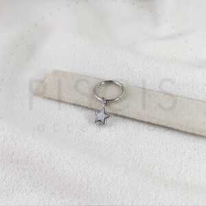 Piercing clicker con dije strass estrella.