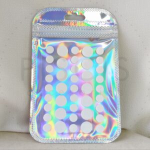 Parches para acné - circulos blancos.