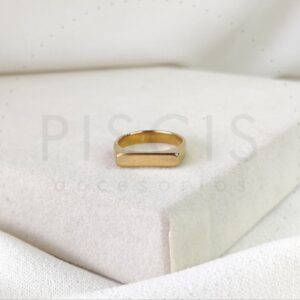 Anillo Sello rectangular macizo, dorado.