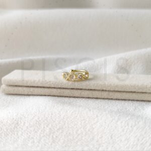 Falso cuff con strass, dorado.