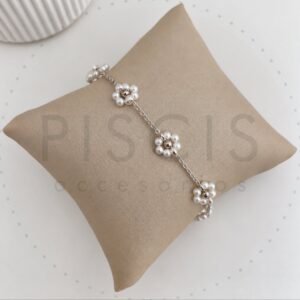Pulsera Florcitas, blancas.