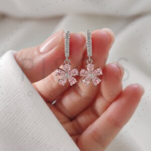 Arg. Florcitas strass rosa, plateadas.