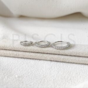 Sin fin con strass, plateado.